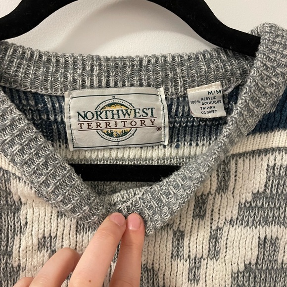 Blue Pattern Knit Sweater - Picture 4 of 4